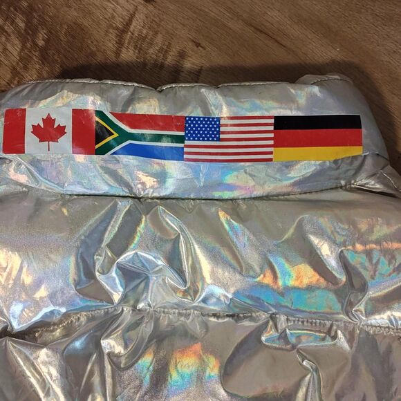 Forever 21 Jacket Womens Medium Silver Holographic Puffer Quilted Zip Pockets - Picture 5 of 13